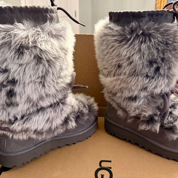 UGG chalet tall boots - Picture 1 of 4